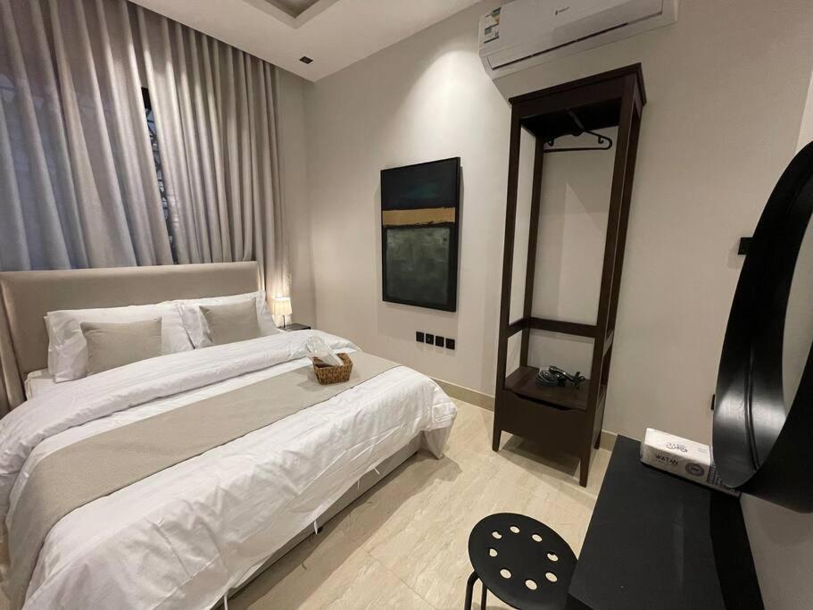 Apartment مسكن قطون - الملقا D401 - مع فناء خارجي