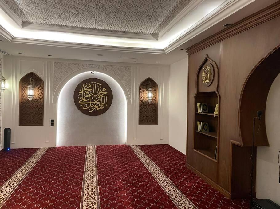 مسكن قطون - الملقا D401 - مع فناء خارجي * Riyadh
